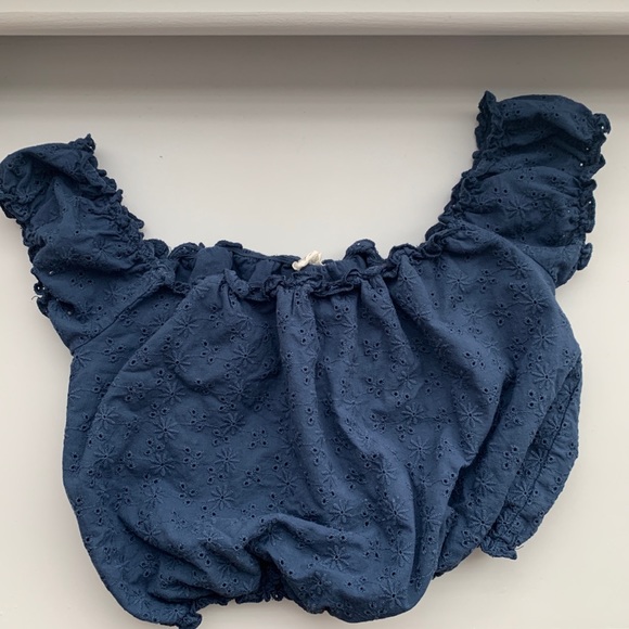 cutest little navy top! - Picture 3 of 3